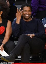 Denzel Washington: Σε αγώνα των Lakers με την σύζυγό του