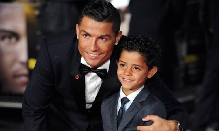 Χαμός με τις φήμες που θέλουν τον Ronaldo να αποκτά δίδυμα με παρένθετη μητέρα
