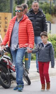 Γιώργος Λιάγκας: Απογευματινή βόλτα με το γιο του