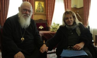 Η επίσκεψη της Μαίρης Χρονοπούλου στον Αρχιεπίσκοπο Ιερώνυμο