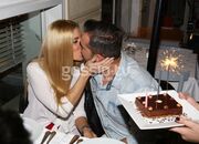 Τρυφερά φιλιά συνεργάτη της Φαίης Σκορδά με τη γυναίκα του για τα γενέθλιά της! 