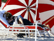 Τα παθιασμένα φιλιά του γιου του Will Smith στην παραλία με το κορίτσι του
