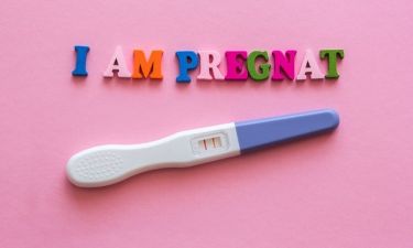 DIY τεστ εγκυμοσύνης; Κι όμως υπάρχει... Δείτε πώς θα μάθετε αν είστε έγκυες στο σπίτι