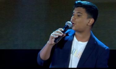 X Factor: Ξεσήκωσε το κοινό ο μικρός Αλέξανδρος – Δείτε τον να ερμηνεύει Αργυρό!