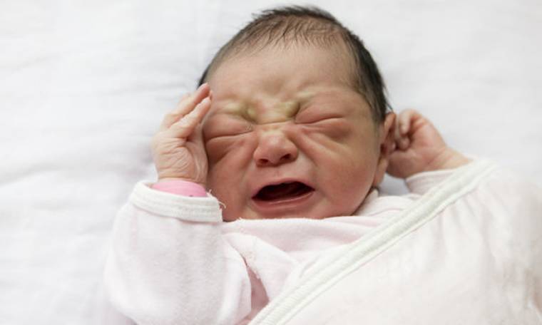 Γιατί τα νεογέννητα μελανιάζουν σε διάφορα σημεία του σώματός τους;