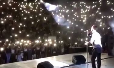 Οικονομόπουλος: Η απίστευτη ατμόσφαιρα στη συναυλία του στη Ζάκυνθο και το μήνυμα του on stage