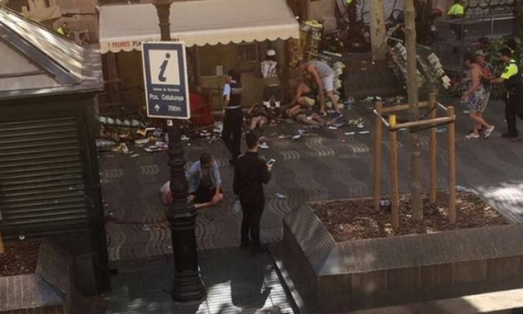 Τρομοκρατική επίθεση Βαρκελώνη: Πολλοί οι νεκροί  – Σκληρά βίντεο από τον δρόμο της φρίκης