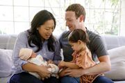 Mark Zuckerberg: Έγινε για δεύτερη φορά μπαμπάς - Η πρώτη φωτό της κόρης του και το τρυφερό μήνυμα