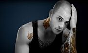  Λαϊκός τραγουδιστής «χτύπησε» tattoo στο στέρνο