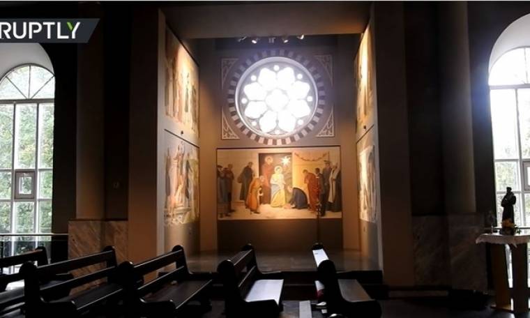 Πούτιν, Ομπάμα και Δαλάι Λάμα: Τοιχογραφία σε Καθολικό ναό τους απεικονίζει ως τρεις Μάγους (Vid)