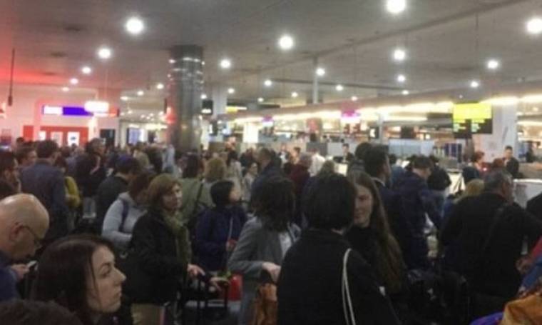 Χάος στα αεροδρόμια όλου του πλανήτη - Κατέρρευσαν τα συστήματα check-in