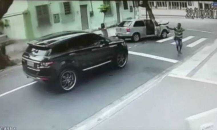 Aπίστευτο βίντεο! Πως ένοπλοι ληστές έκλεψαν το αυτοκίνητο διεθνή Βραζιλιάνου τερματοφύλακα