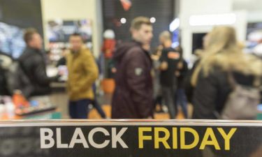 Black Friday: Στο... ρυθμό των προσφορών όλη η χώρα - Ουρές στα καταστήματα - Τι πρέπει να προσέξετε