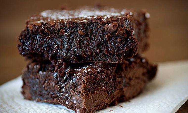 Brownies σοκολάτα μόνο 3 υλικά! Θα σας ενθουσιάσουν