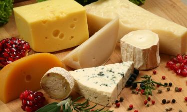 Τυρί: Από ποιες παθήσεις προστατεύει, πόσο πρέπει να τρώτε