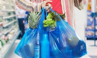 Παρελθόν η δωρεάν πλαστική σακούλα από τα σούπερ μάρκετ - Δείτε πόσο θα την πληρώνουμε