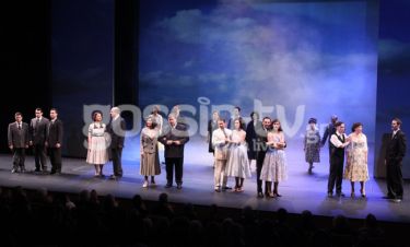 Επίσημη πρεμιέρα για την παράσταση «Στέλιος Καζαντζίδης-Η ζωή του όλη»