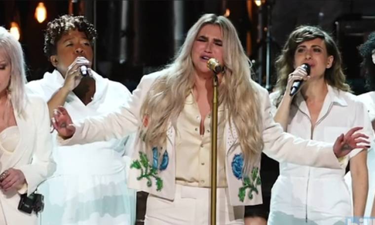 Η συγκλονιστική εξομολόγηση της Kesha στα Grammy