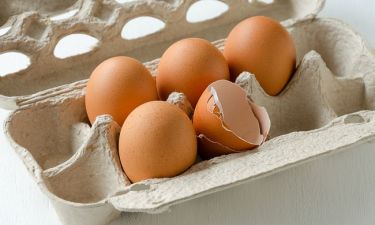 Γιατί δεν πρέπει να πετάτε τα τσόφλια από τα αυγά