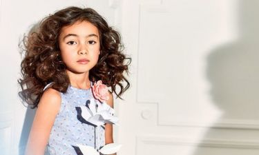 Η κόρη διάσημου ηθοποιού πρωταγωνιστεί σε καμπάνια εταιρίας παιδικών ρούχων