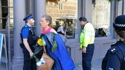 Η αστυνομία απομάκρυνες τους άστεγους έξω από το Ουίνδσορ πριν τον γάμο Harry-Markle