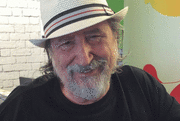 Λάκης Λαζόπουλος: Η συγκίνηση και το «τελευταίο αντίο» στον Χάρρυ Κλυνν 