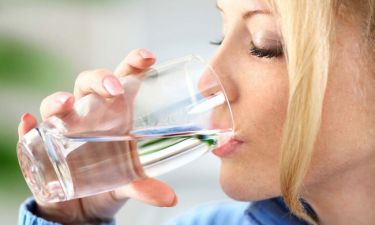 Διψάτε διαρκώς; Δείτε 8 απίθανες αιτίες (εικόνες)