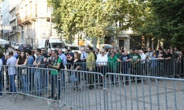 Παύλος Γιαννακόπουλος: Τεράστια συγκίνηση στο λαϊκό προσκύνημα στη Μητρόπολη Αθηνών (pics)