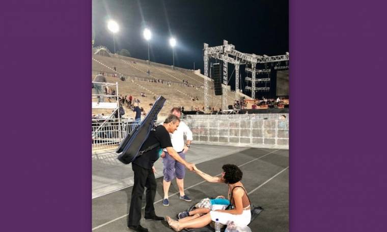 Γιώργος Νταλάρας: Η φωτογραφία στο instagram μετά τη συναυλία στο Καλλιμάρμαρο