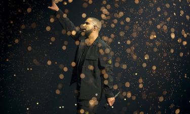 Drake: Παραδέχεται ότι έχει γιο με πορνοστάρ & σπάει το ρεκόρ των Beatles