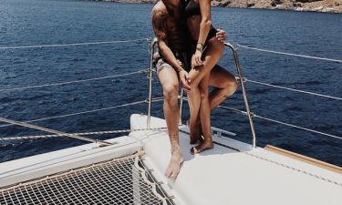 Η πρώτη φωτογραφία με τη γυναίκα του μεσοπέλαγα μετά το γάμο του για Έλληνα διεθνή