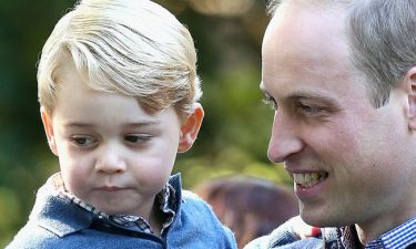 Είναι απίστευτο πόσο μοιάζει ο πρίγκιπας William με το γιο του πρίγκιπα George! Δες την ομοιότητα