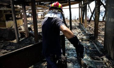 Φωτιά Αττική: Στους 84 οι νεκροί από τις πυρκαγιές - Συγκλονίζουν οι στιγμές μεταξύ ζωής και θανάτου