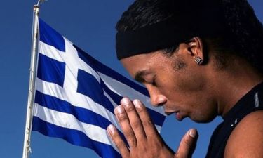 Ronaldinho: «Πονάω για την Ελλάδα μας. Κουράγιο Έλληνες»