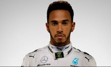 Lewis Hamilton «Στέλνω τις προσευχές μου στην Ελλάδα»