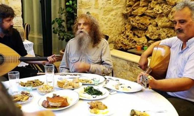 Το νέο επικό σποτ για τον Ημιμαραθώνιο Κρήτης: H γιαγιά, ο Ψαραντώνης και ο... τουρίστας