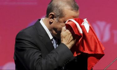 Ερντογάν: «Αιμορραγεί» η τουρκική οικονομία - Ο Τραμπ μάς μαχαίρωσε πισώπλατα