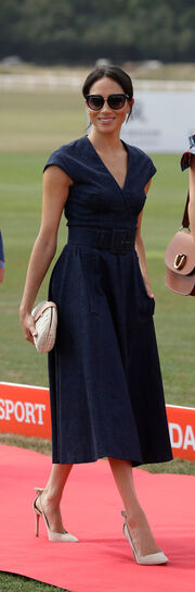 Kate Middleton-Meghan Markle: Το κόλπο για να μην σηκώνονται οι φούστες τους από τον αέρα