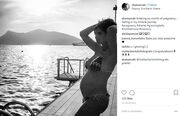 Η σύζυγος του Σίμου Κεδίκογλου φωτογραφίζεται με μπικίνι στον έκτο μήνα της εγκυμοσύνης της
