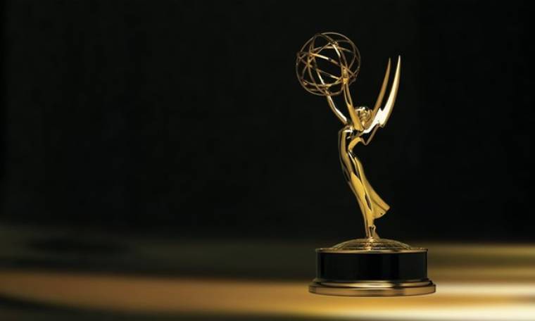 Πασίγνωστος ηθοποιός του Hollywood δώρισε στο Άγιο Όρος ένα βραβείο ΕΜΜΥ