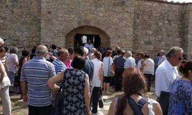 Κύπρος: Η πρώτη λειτουργία στην Παναγία Κανακαριά στα κατεχόμενα - Mετά από 42 χρόνια - Δείτε ΦΩΤΟ!