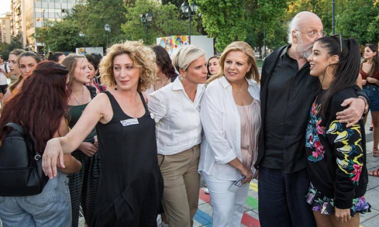 Διονύσης Σαββόπουλος: Κάνει πρόβα στην πλατεία Συντάγματος πριν την συναυλία του στο Ηρώδειο