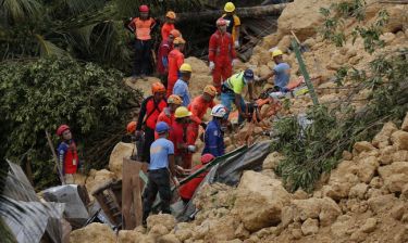 Νέα φονική κατολίσθηση στις Φιλιππίνες: Ψάχνουν για επιζώντες κάτω από τους τόνους λάσπης (pics+vid)