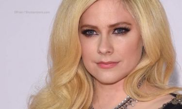 Σοκάρει η Avril Lavigne: «Είχα αποδεχτεί ότι πεθαίνω»
