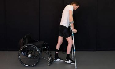 Ιατρικό «θαύμα»: Τέλος στην αναπηρία - Παραπληγικοί περπάτησαν ξανά χάρη σε νέα μέθοδο (Vid)