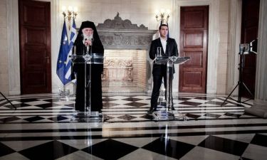 Τσίπρας - Ιερώνυμος: Δεν θα είναι πλέον δημόσιοι υπάλληλοι οι κληρικοί (vid)