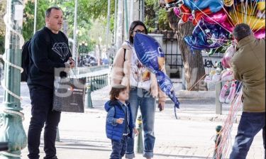 Δημήτρης Σκαρμούτσος: Βόλτα και ψώνια με την οικογένειά του στην Κηφισιά (Photos)
