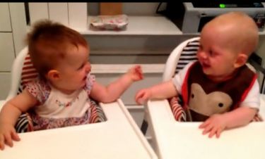 Το υστερικό γέλιο αυτών των μωρών θα σας ξετρελάνει (Video)