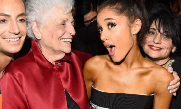 Η 93χρονη γιαγιά της Ariana Grande έκανε tattoo μαζί της (vid)