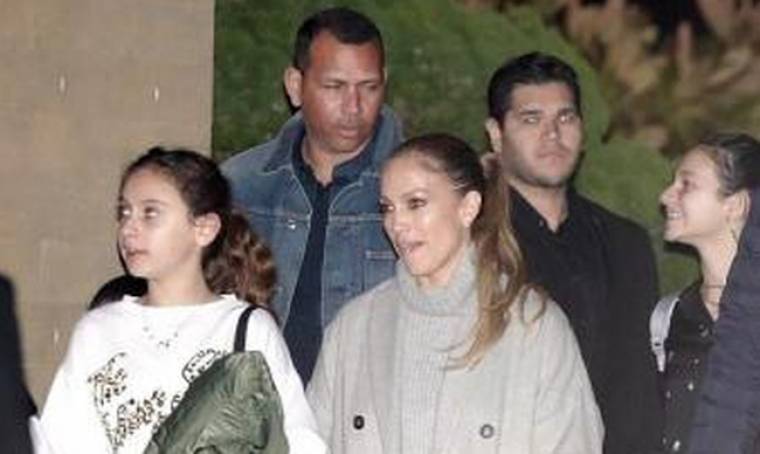 Η Jennifer Lopez και ο Alex Rodriguez σε δείπνο με τα παιδιά τους